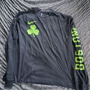 Nike Black and Green Boston Men's Shirt